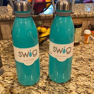 Swig 50 ounce water bottle